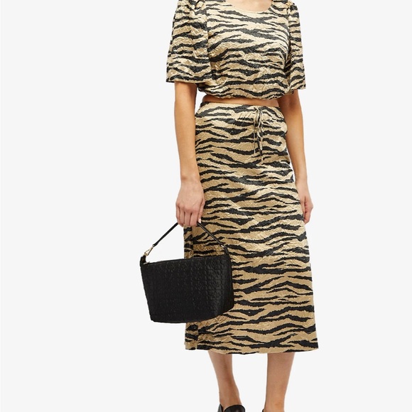 GANNI black medium satin butterfly pouch - Picture 5 of 9